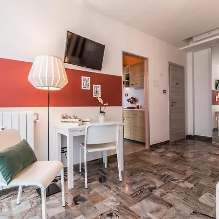 4 Star Boutique * Boloňa